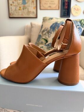 Antonio Melani Bellmore Leather Block Heel Sandals | Acacia Tan | Size 7.5